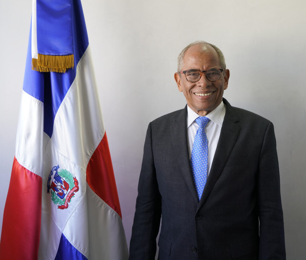 Onéximo González